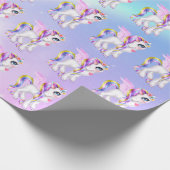 Schönes Einhorn mit Regenbogenmane und Schwanz Geschenkpapier (Ecke)