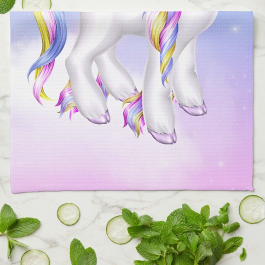 Schönes Einhorn mit Regenbogenmane und Schwanz Geschirrtuch (Gefaltet)