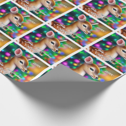 Schönes Fawn First Christmas Geschenkpapier (Ecke)