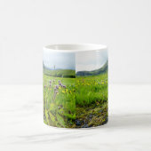 Schönes Feld der Blume Kaffee Tasse (Mittel)