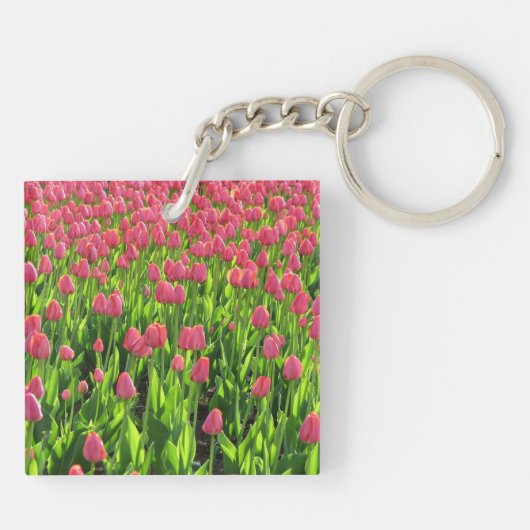 Schönes Feld mit rosa Tulpen Schlüsselanhänger (Rückseite)
