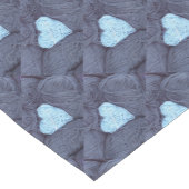 Schönes Foto von blauem Wollherz Kurzer Tischläufer (Ecke)