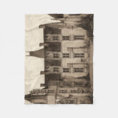 Schönes französisches Schloss in Sepia Tones Fleecedecke (Vorderseite)
