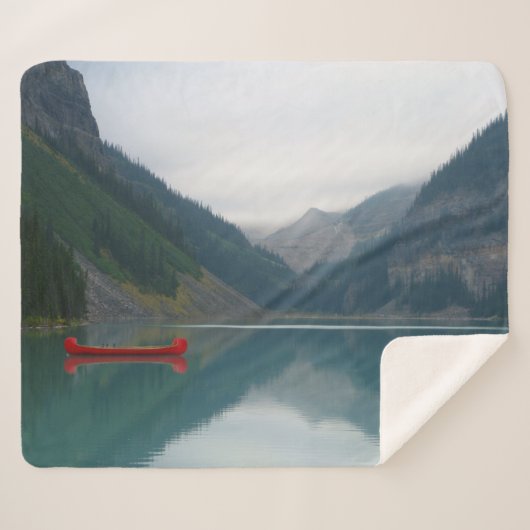 Schönes Friedlicher See Red Canoe Boat Sherpadecke (Vorderseite (Horizontal))