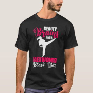 Schönes Gehirn und ein Black Belt Taekwondo Girl & T-Shirt