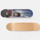 Schönes Gotisches Mädchen, Rose & Kerzen Skateboard (Horizontal)