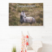 Schönes graues, farbiges Pferd fügt Text hinzu Banner (InSitu)