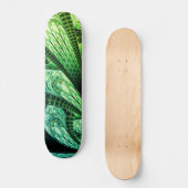 Schönes grünes Fraktal Design Digitale Kunst Skateboard (Vorderseite)