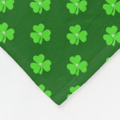 Schönes grünes Kleeblatt für St. Patrick's Day Fleecedecke (Ecke)
