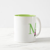 Schönes grünes Monogramm mit Apfel-Blume Zweifarbige Tasse (VorderseiteRechts)