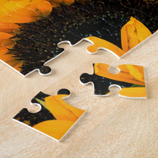 Schönes, herausforderndes Puzzle mit goldenen Sonn (Seite)