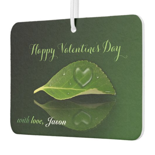 Schönes, herzförmiges Wassertropfen auf der linken Autolufterfrischer (Links)