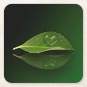 Schönes, herzförmiges Wassertropfen auf der linken Rechteckiger Pappuntersetzer (Vorderseite)