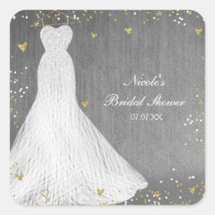 Schönes Kleid an goldenem Bügel, Brautparty Quadratischer Aufkleber