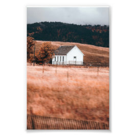 Schönes kleines weißes Gebäude auf der goldenen Wi Fotodruck