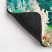Schönes Korallenriff mit Fischschule Mousepad (Ecke)