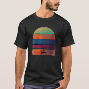 Schönes künstlerisches Segelboot Sonnenuntergang M T-Shirt