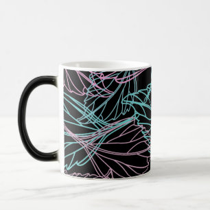 Schönes Leaf-Muster, das die Tasse