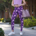 Schönes Lila Muster für Daisy Blume Leggings<br><div class="desc">Hübsche königliche lila und Lavendel-Blume schmücken diese niedlichen violetten Leggings mit wunderschönen weißen Herzen und coolen Formen.</div>