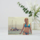 Schönes Mädchen am Strand Postkarte (Stehend Vorderseite)