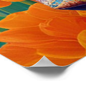 Schönes Mädchen mit Handtasche und Schal Poster (Ecke)