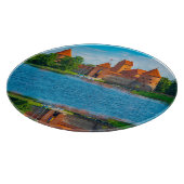 Schönes mittelalterliches Schloss am Blue Lake Schneidebrett (Ecke)