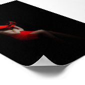 SCHÖNES MODELL IN ROTEM DRESS POSTER (Ecke)