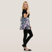 Schönes nahtloses Federmuster mit wilder Blume Tasche (Am Model)