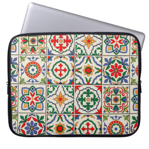 Schönes, nahtloses Muster weiß, farbenfroh marokka Laptopschutzhülle