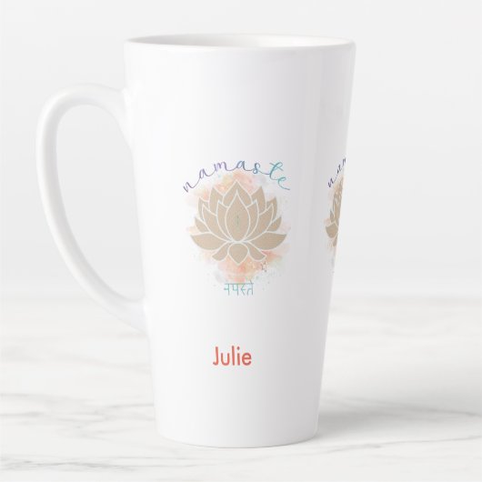 Schönes Namenswort und Lotus Design Milchtasse (Links)