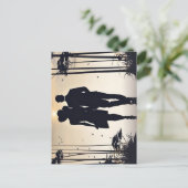 Schönes Paar beim Wandern in Sonnenuntergang Postkarte (Stehend Vorderseite)