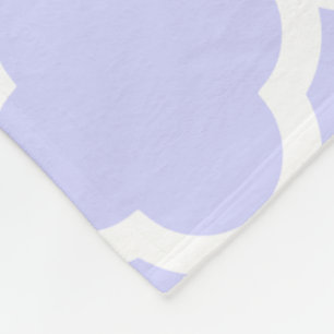Schönes Periwinkle Quatrefolienmuster Frühjahr Fleecedecke