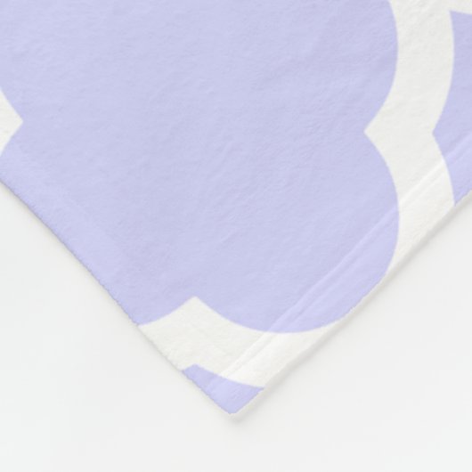 Schönes Periwinkle Quatrefolienmuster Frühjahr Fleecedecke (Ecke)