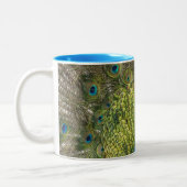 schönes Pfaubild Zweifarbige Tasse (Links)