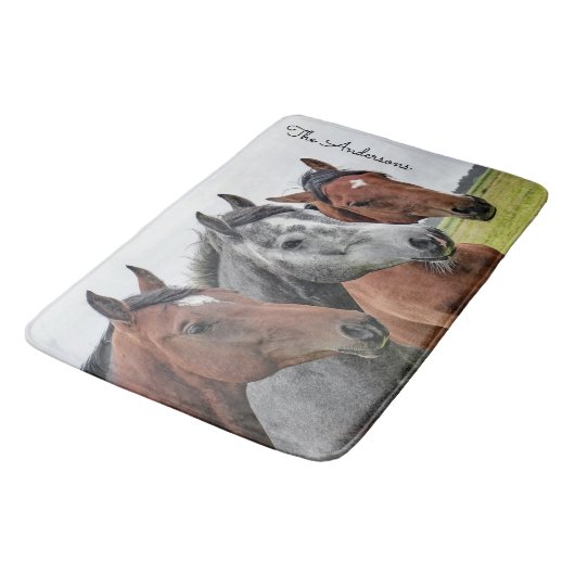 Schönes Pferd Personalisiert Badematte (Schrägansicht)
