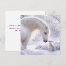 Schönes Pferd und Kaninchen Weihnachtsfeiertag