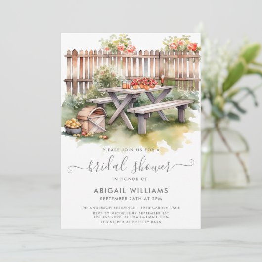 Schönes Picnic Backyard Red Floral Brautparty Einladung (Stehend Vorderseite)