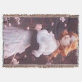 Schönes Porträt junger Mädchen unter rosa Blume Decke (Vorderseite)