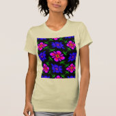 Schönes rosa Blume Muster T-Shirt (Vorderseite)