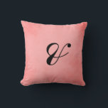 Schönes rosa Pergament Mr. and Mrs. Kissen<br><div class="desc">Dekorieren Sie Ihre Zuhause mit diesen sehr angenehmen Kissen aus rosa Pergament "Mr. and Mrs. Mit einem sehr dekorativen rosa Pergament Design und "&" in schwarzer Tinte geschrieben,  kann dieses Kissen heute Ihre sein!</div>