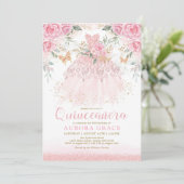 Schönes rosa Roses Princess Dress Quinceañera Einladung (Stehend Vorderseite)