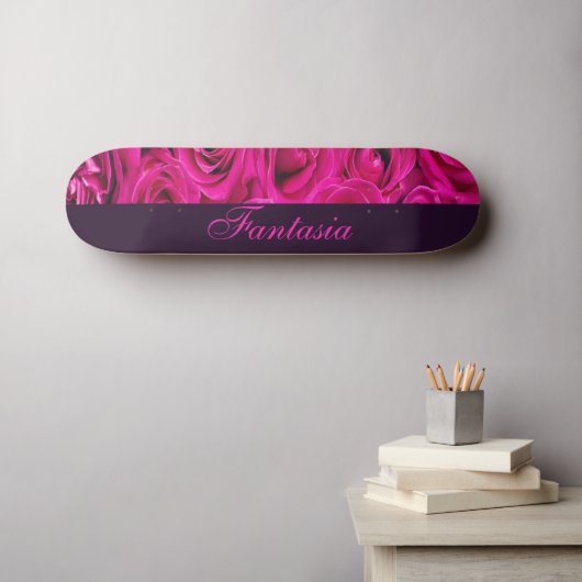 Schönes Rosenmonogramm Skateboard (Wandkunst (Horz))