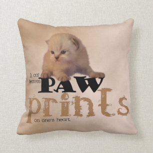 Schönes Rot-Weiß-Kissen Kissen