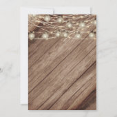 Schönes rustikales Holzfass und weiße Blüte Einladung (Rückseite)