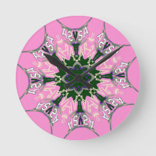 Schönes Schattenmotiv-Monogrammde des Babyrosas Runde Wanduhr