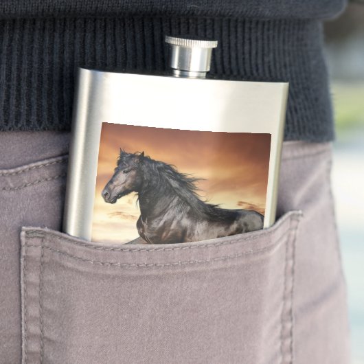 Schönes Schwarzes Pferd Flachmann (Beispiel)