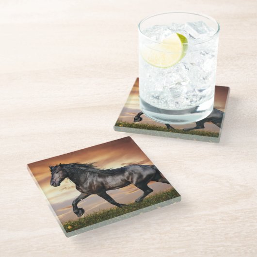 Schönes Schwarzes Pferd Glasuntersetzer (Schrägansicht)