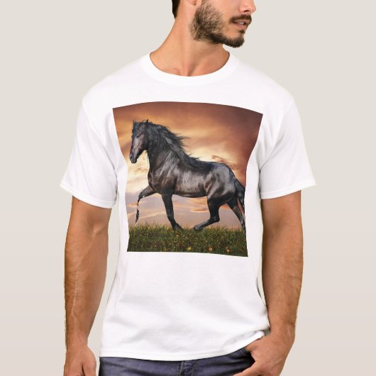 Schönes Schwarzes Pferd T-Shirt (Vorderseite)