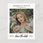 Schönes Script Sweet 16 Foto Save the Date Ankündigungspostkarte (Vorderseite)