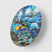 Schönes Seeleben nahe Riff Runde Wanduhr (Winkel)